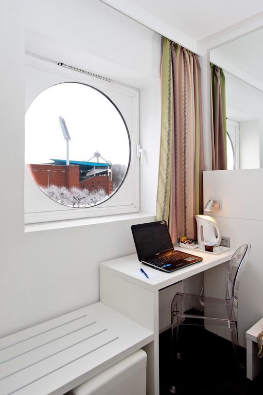 Hotel Expo Jette Стая снимка